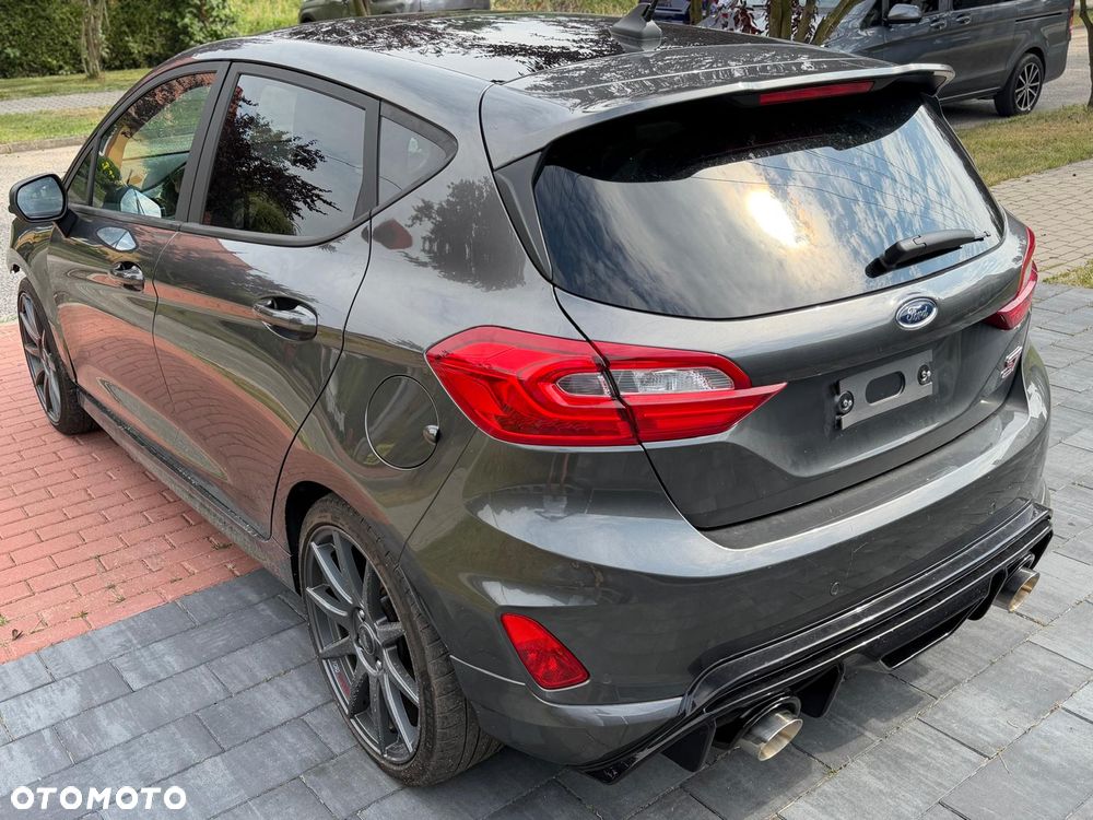 Ford Fiesta - 7