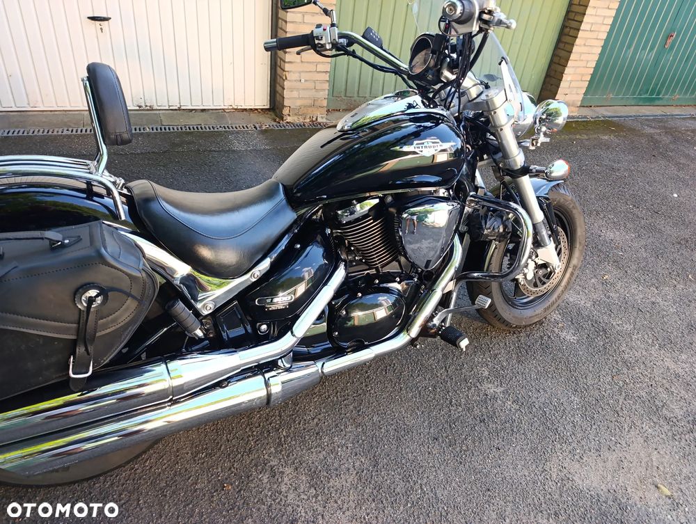 Suzuki Intruder - 3