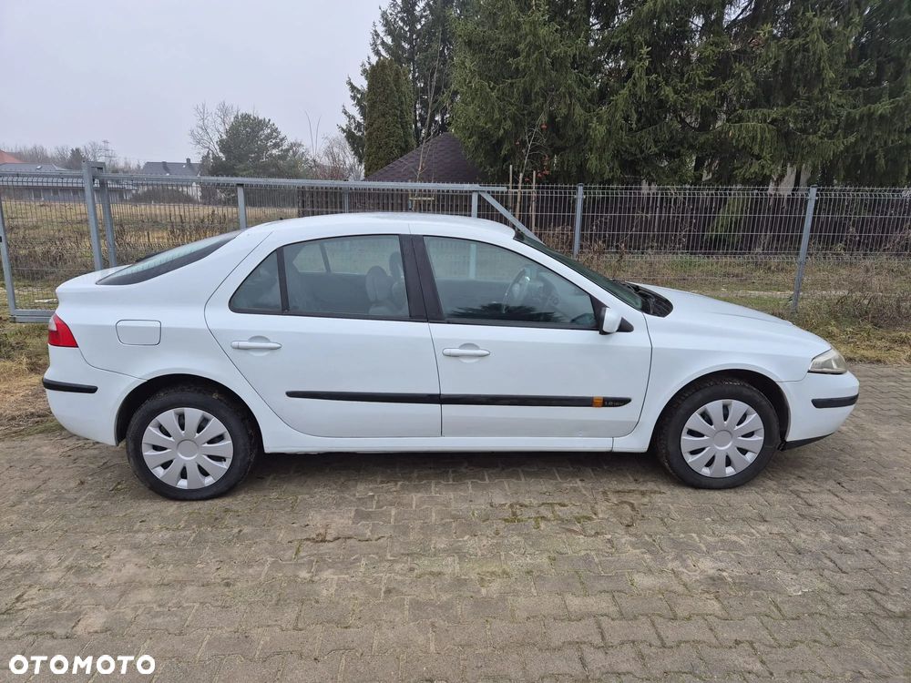 Renault Laguna 1.8 Concorde - 19