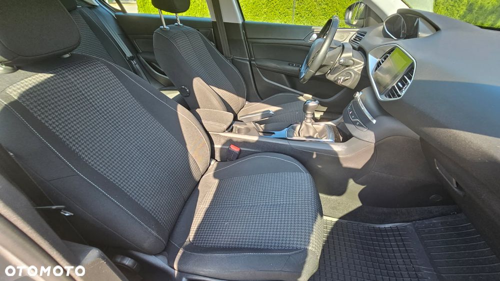 Peugeot 308 1.2 PureTech Active Pack S&S - 12
