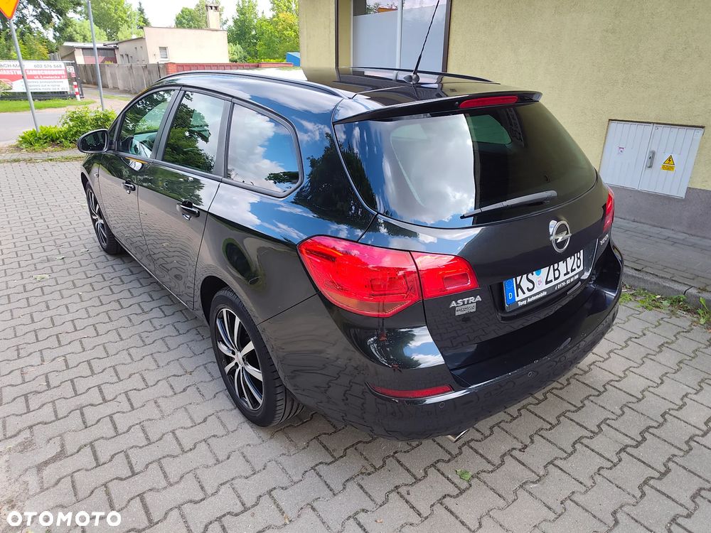 Opel Astra 1.4 Turbo 150 Jahre - 4