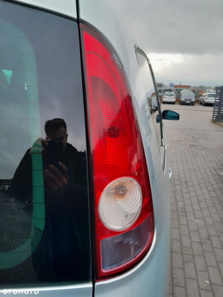 RENAULT ESPACE IV LAMPA TYLNA PRAWA W BŁOTNIK - 1