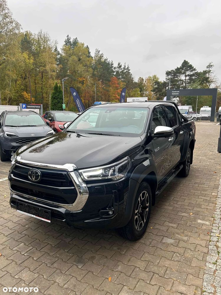 Toyota Hilux - 1