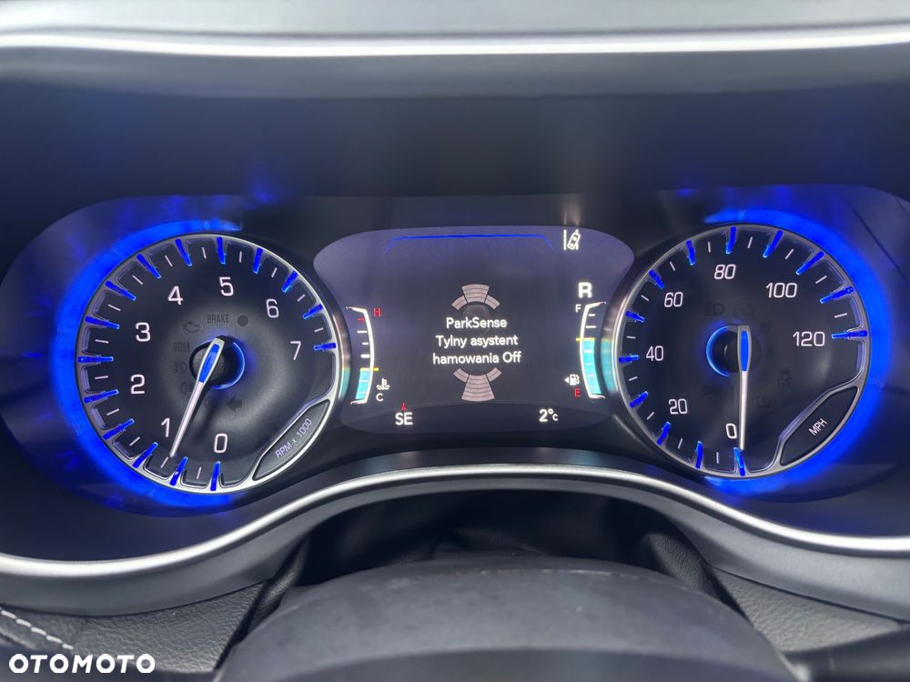 Chrysler Pacifica - 28