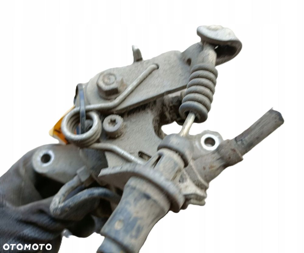 VOLKSWAGEN GOLF V 5 03-09 r. ZACISK HAMULCOWY LEWY TYŁ + - 2