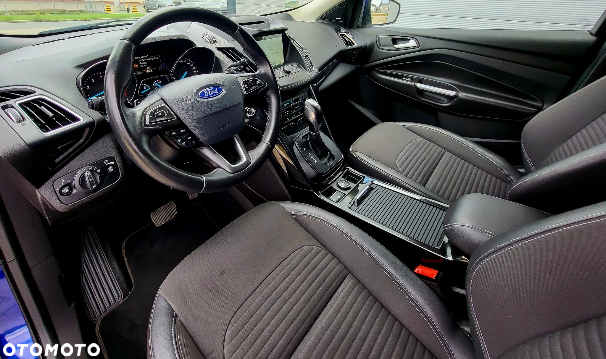 Ford Kuga 1.5 EcoBoost 4x4 Titanium - 28