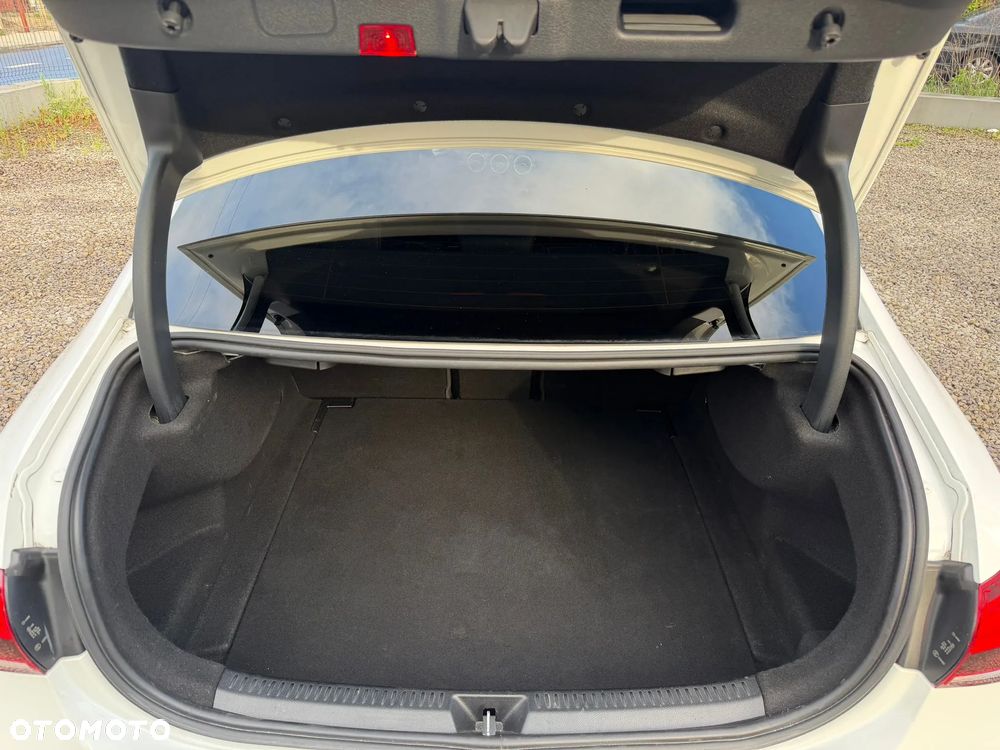 Mercedes-Benz Klasa A 220 4-Matic AMG Line 7G-DCT - 12