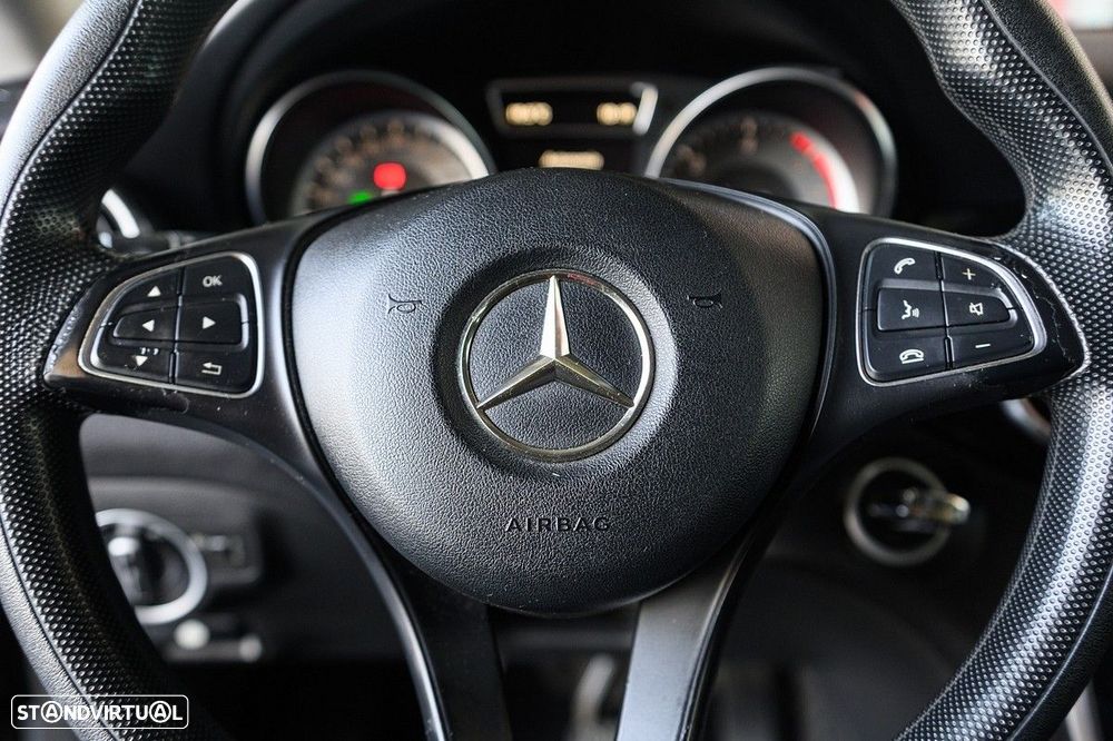Mercedes-Benz CLA 180 d Shooting Brake Urban - 36
