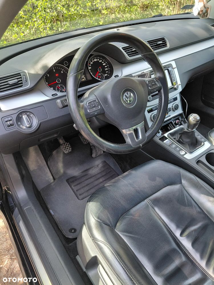 Volkswagen Passat 1.6 TDI BlueMotion Technology Highline - 21