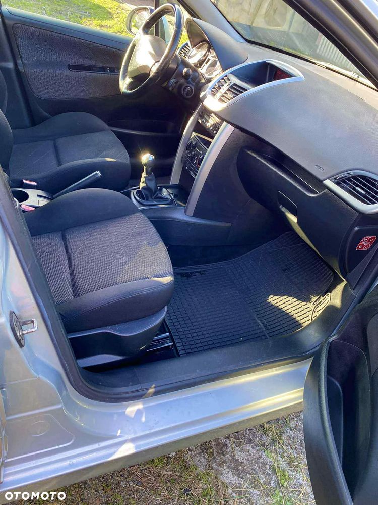 Peugeot 207 - 4