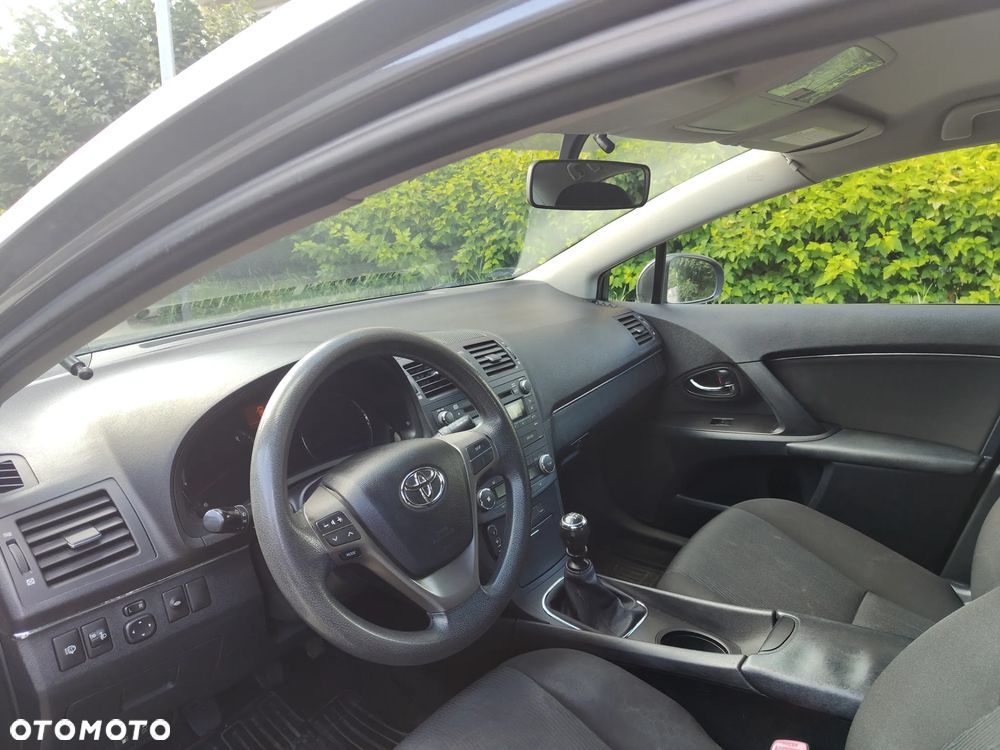 Toyota Avensis 1.6 Luna - 6