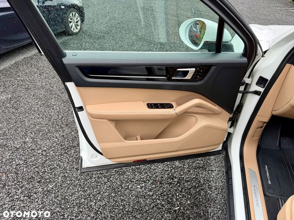 Porsche Cayenne Standard - 34