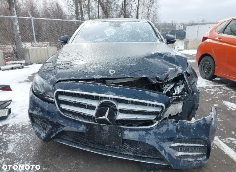 Mercedes-Benz Klasa E 300 9G-TRONIC AMG Line - 9