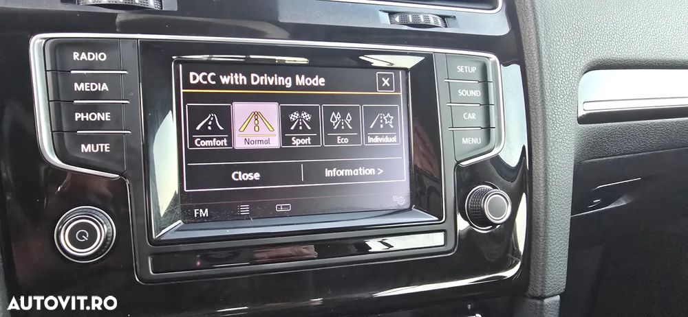 Volkswagen Golf 1.4 TSI ACT BlueMotion Technology DSG Highline - 25