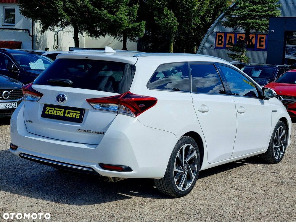 Toyota Auris Hybrid 135 Premium - 5