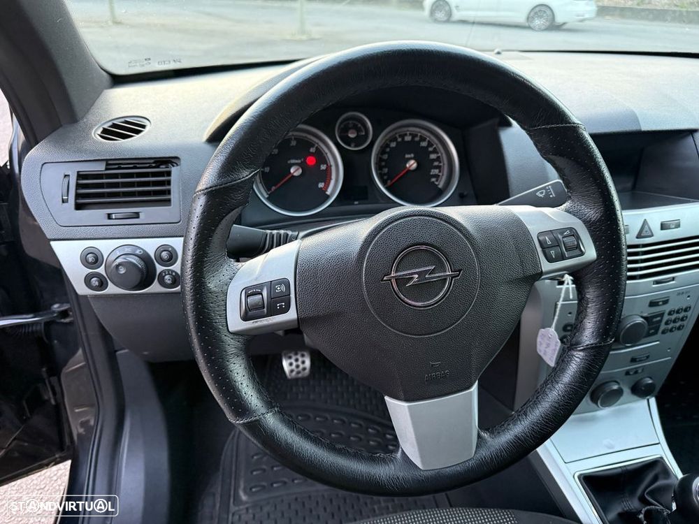 Opel Astra GTC - 14