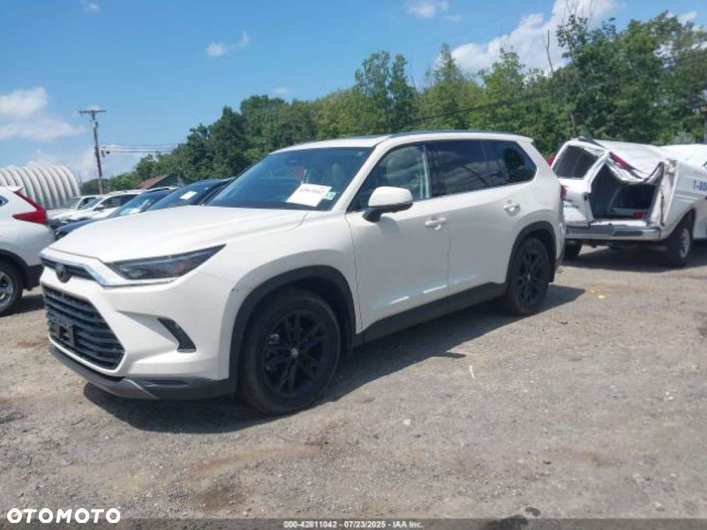 Toyota Grand Highlander - 2