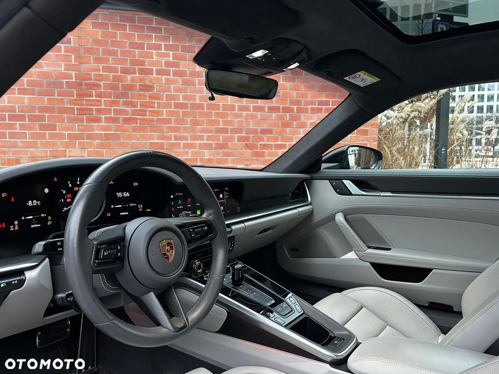 Porsche 911 Carrera 4S - 10