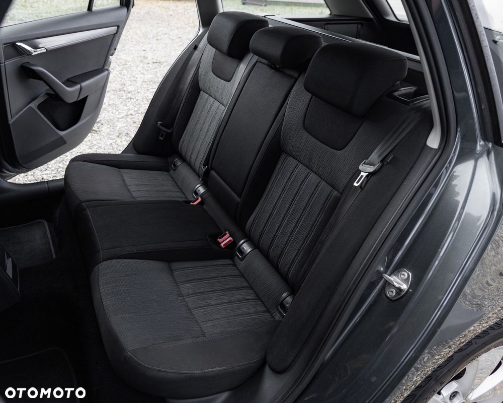 Skoda Octavia 2.0 TSI DSG Ambition - 32