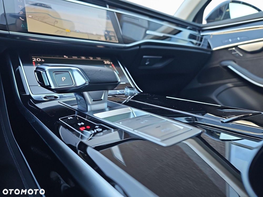 Audi A8 - 25
