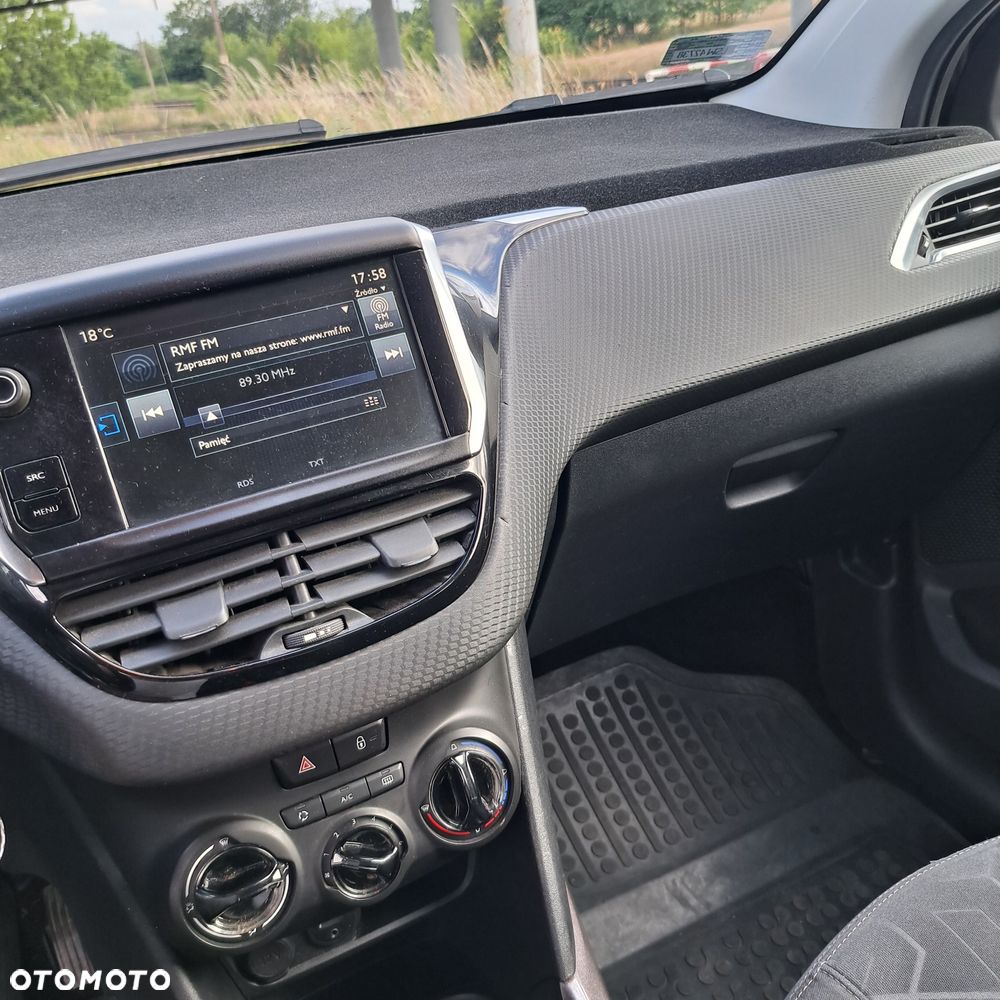 Peugeot 2008 - 8