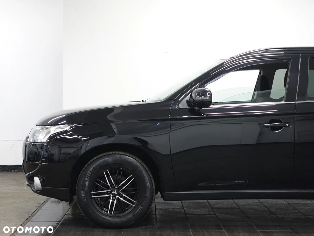 Mitsubishi Outlander 2.2 DI-D 4WD Invite - 17