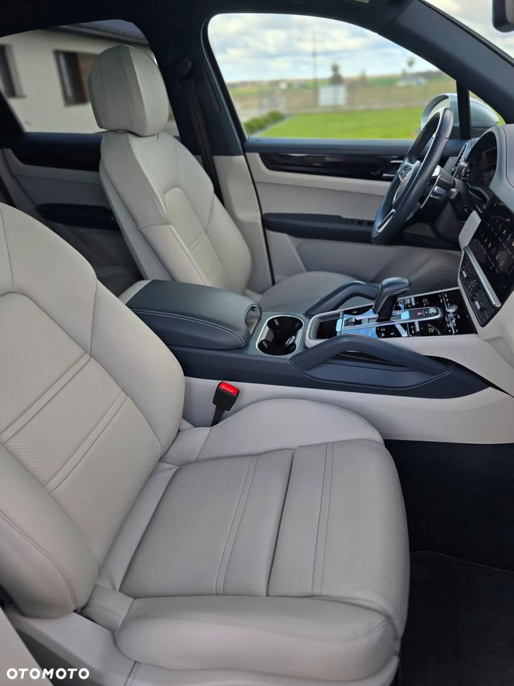 Porsche Cayenne Platinum Edition - 8