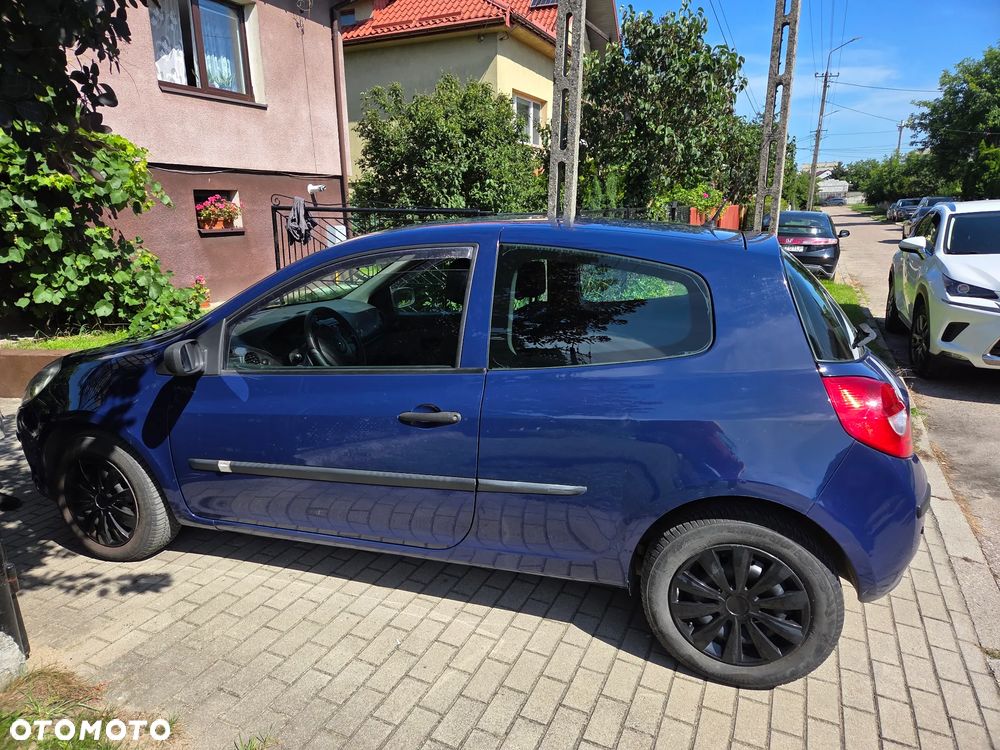 Renault Clio 1.4 16V Authentique - 10