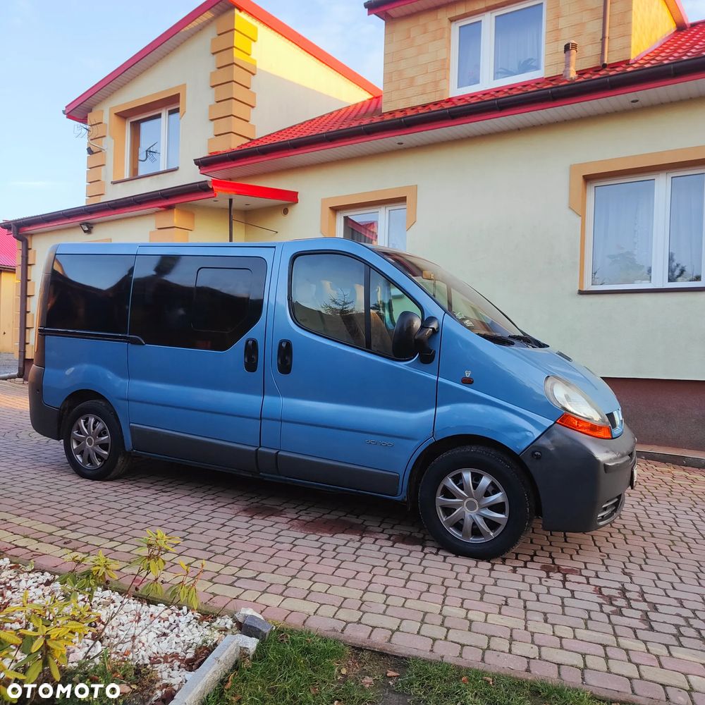 Renault Trafic Passenger - 4