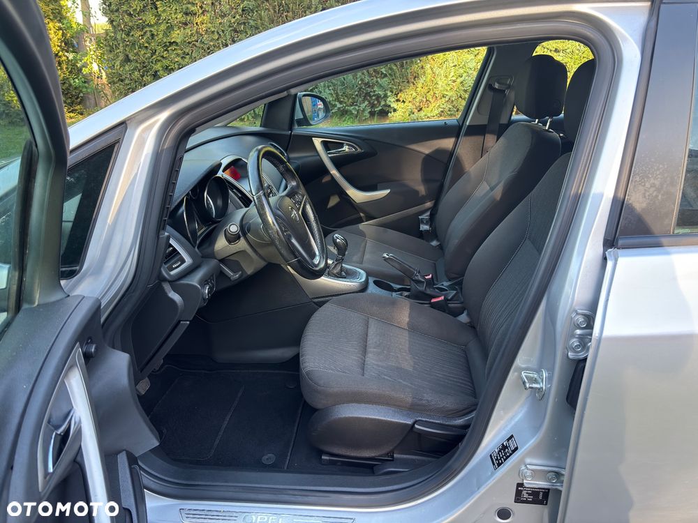 Opel Astra 1.6 Innovation - 21