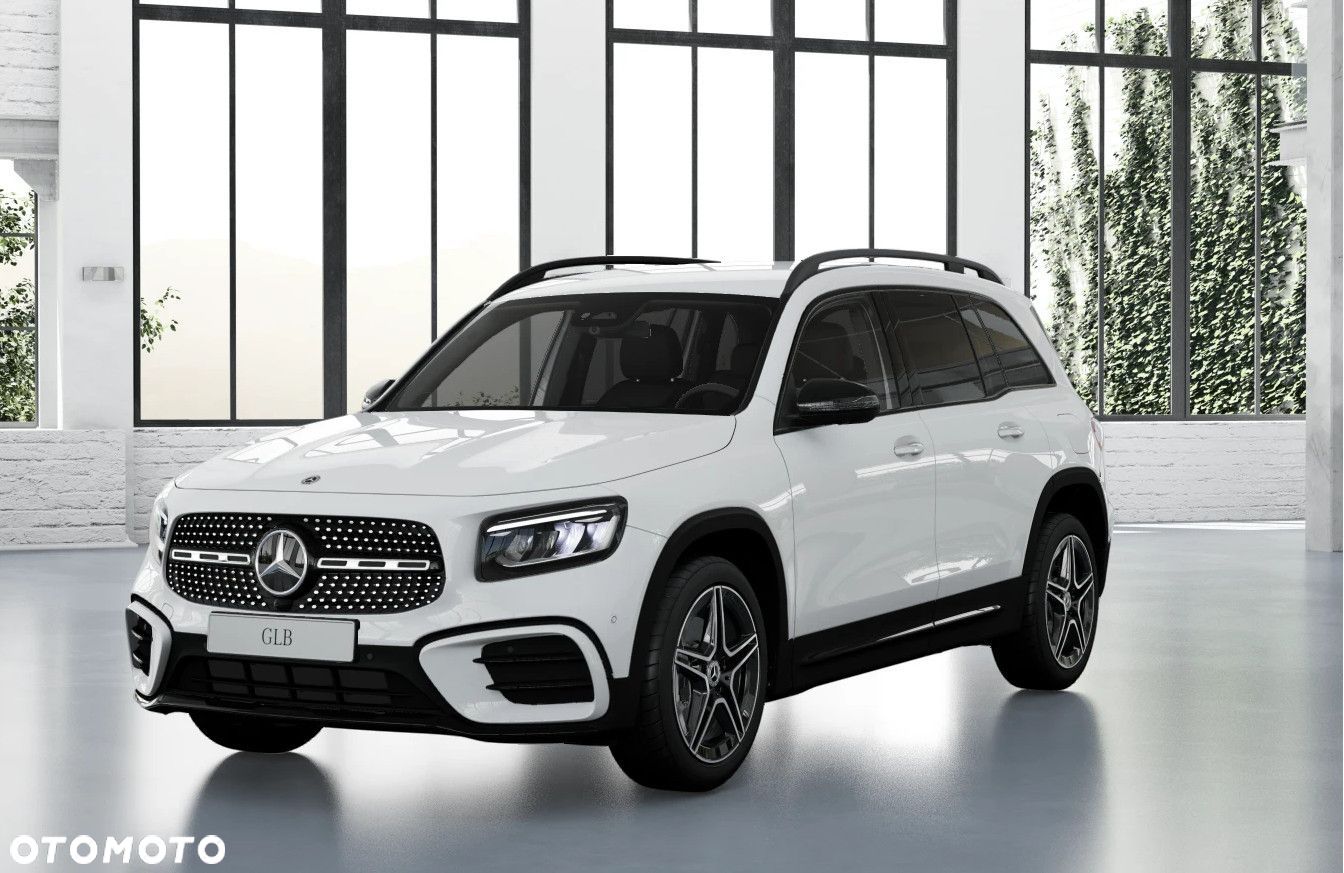 Mercedes-Benz GLB - 1