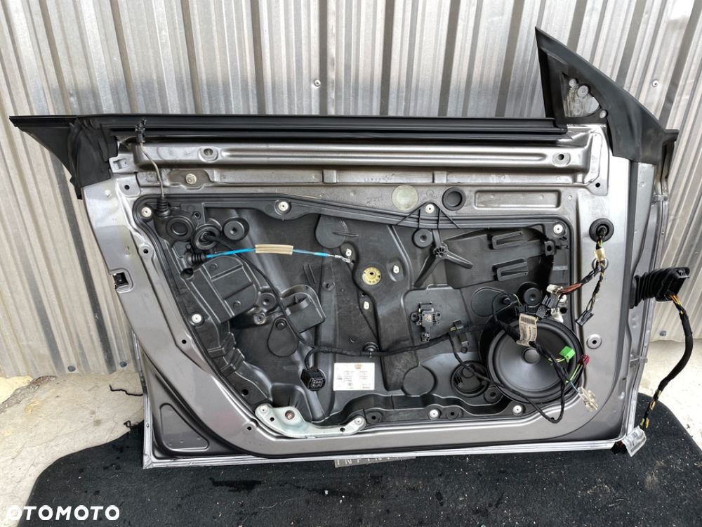 Mercedes CLA W117 zamek w drzwi lewe listwa klamka key less go podnośnik instalacja głośnik - 1
