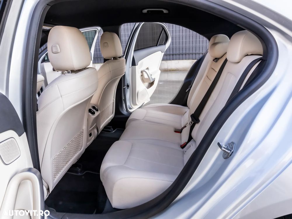 Mercedes-Benz A 250 e 8G-DCT - 12