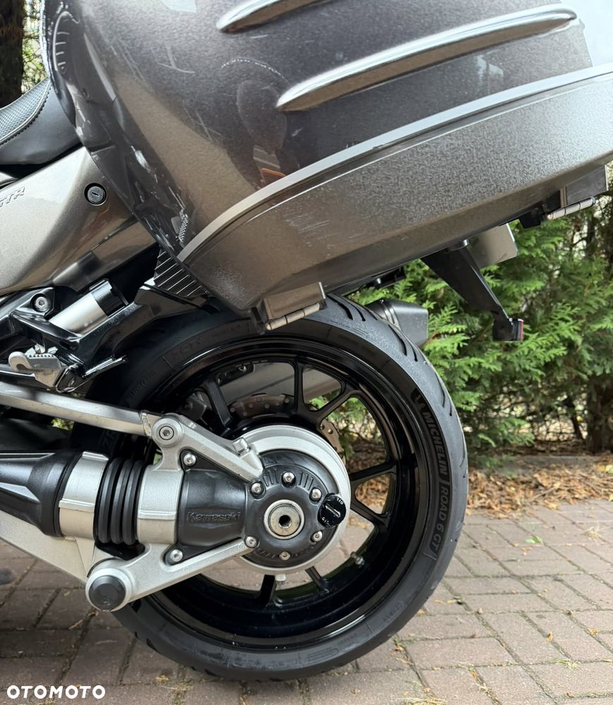 Kawasaki GTR - 22