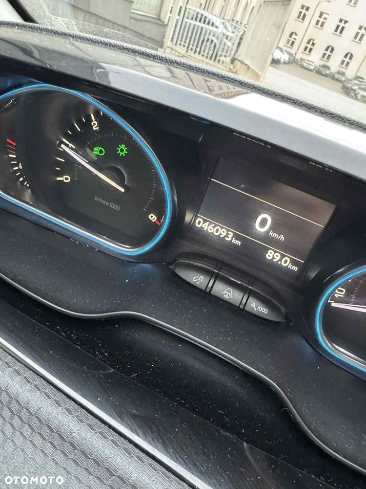 Peugeot 2008 1.5 BlueHDi Allure - 12