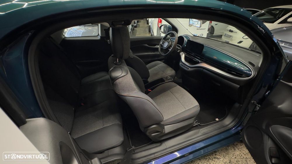 Fiat 500e 3 + 1 42kWh Icon - 26