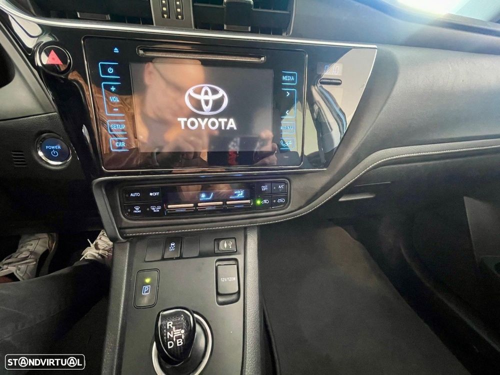 Toyota Auris 1.8 HSD Comfort - 10