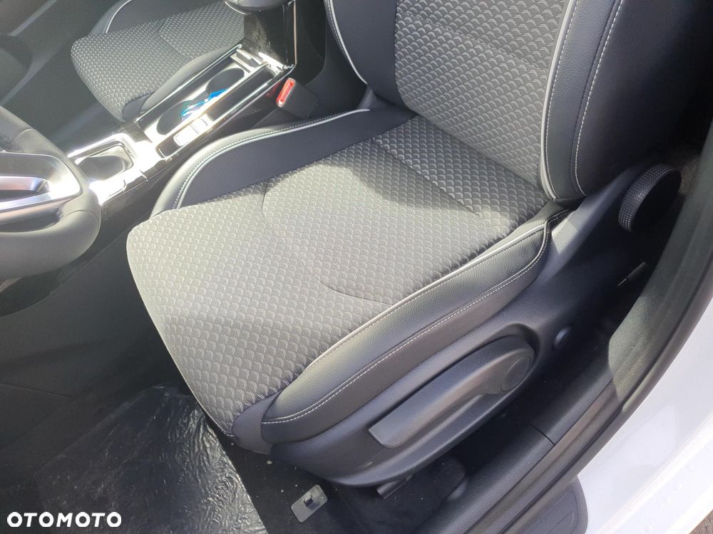 Kia Ceed - 12