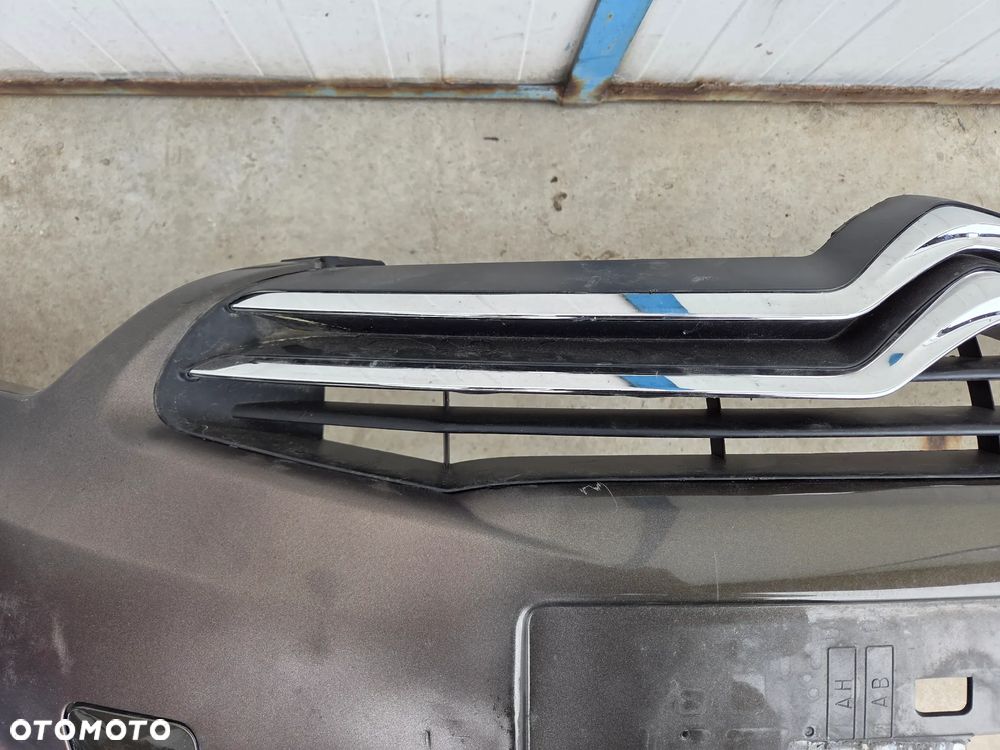 Zderzak przedni Citroen C4 B7 II 6PDC - 7