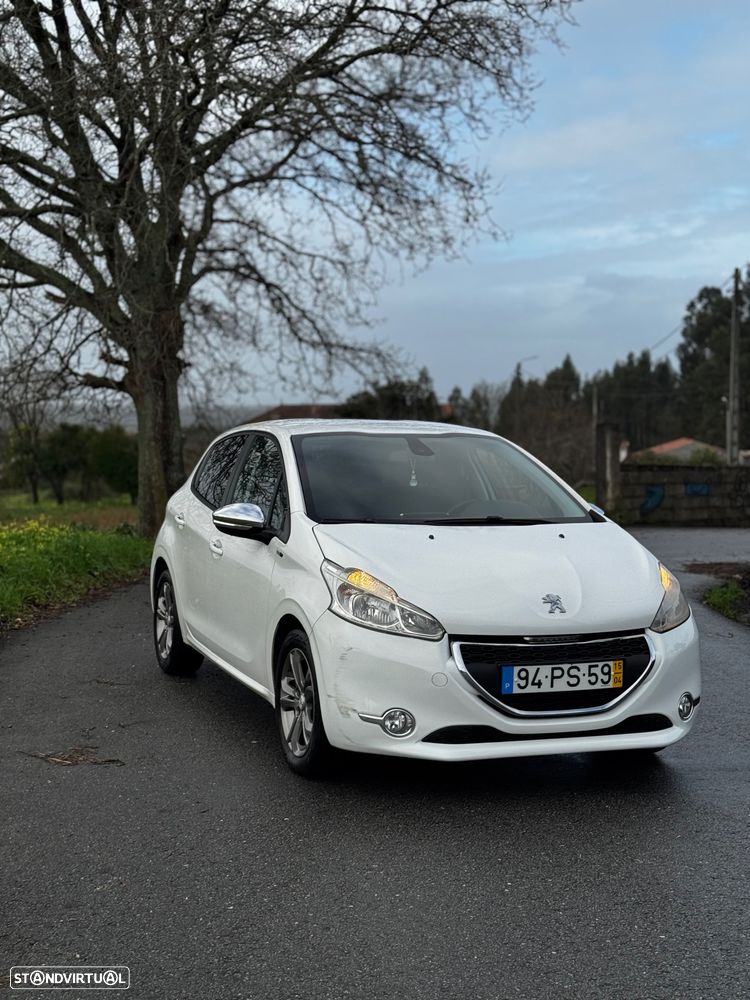 Peugeot 208 1.4 HDi SE Style - 2