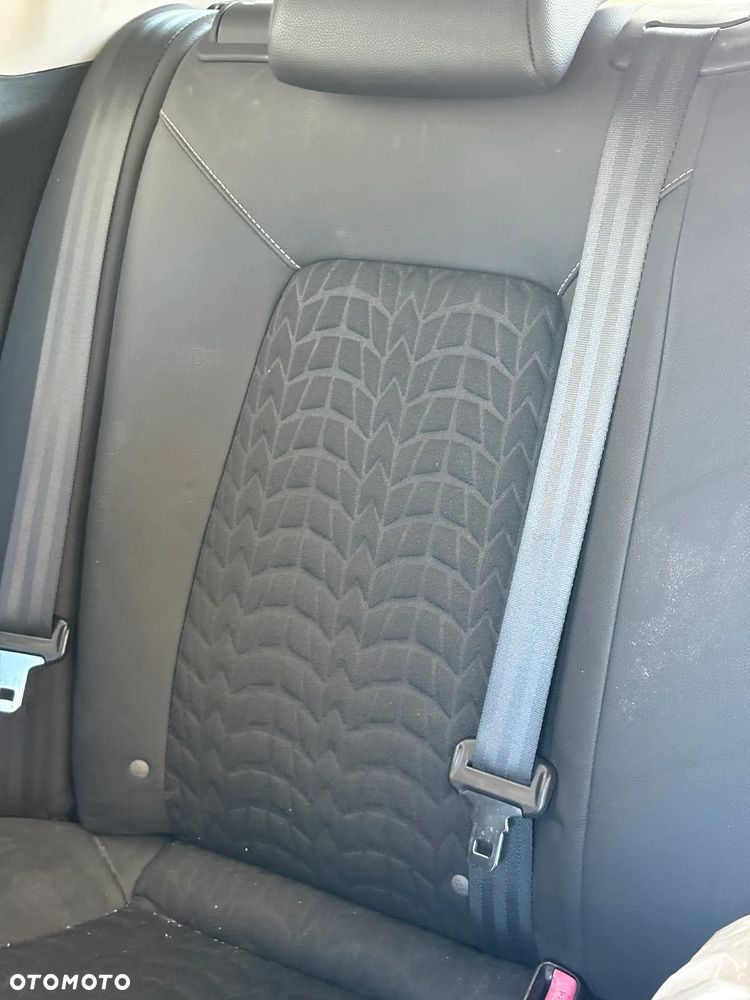 Kia ProCeed 2.0 crdi Optimum + - 7