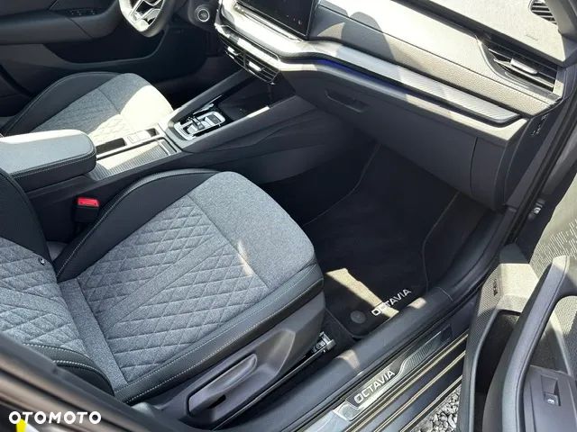 Skoda Octavia 2.0 TDI Sportline DSG - 29