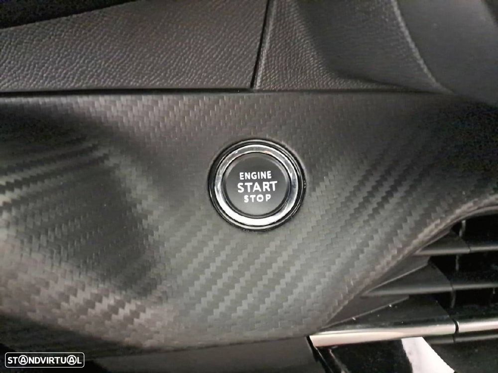 Peugeot 2008 1.2 PureTech GT EAT8 - 21