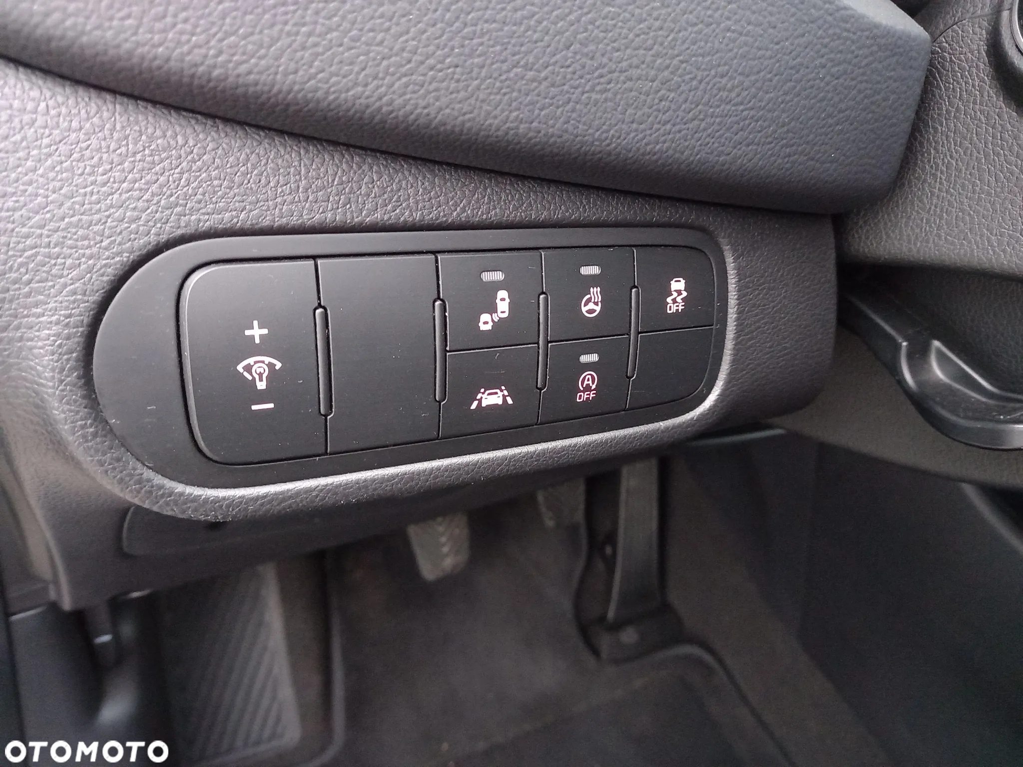 Kia Carens 1.7 CRDi Business Line 7os - 24