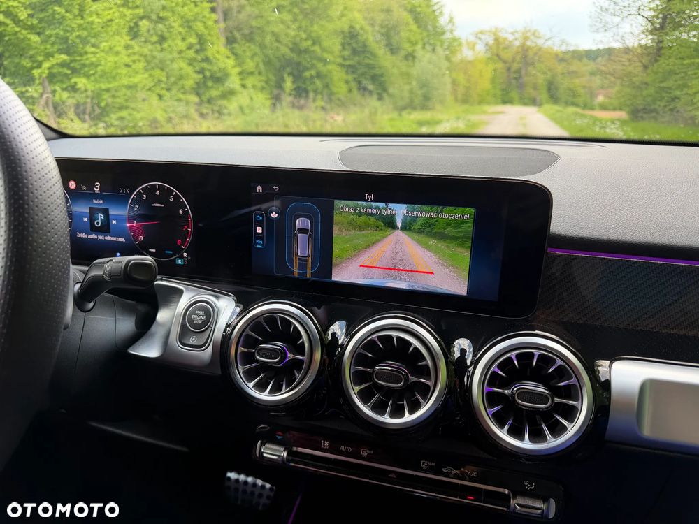 Mercedes-Benz GLB 200 AMG Line 7G-DCT - 9