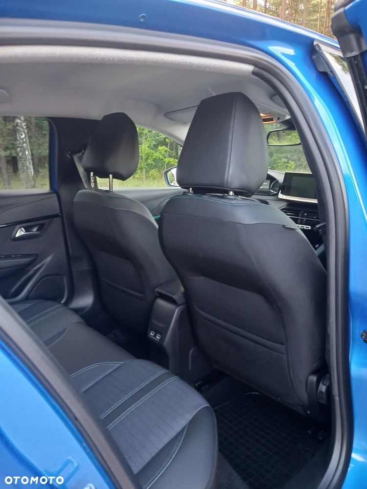 Peugeot 208 - 25