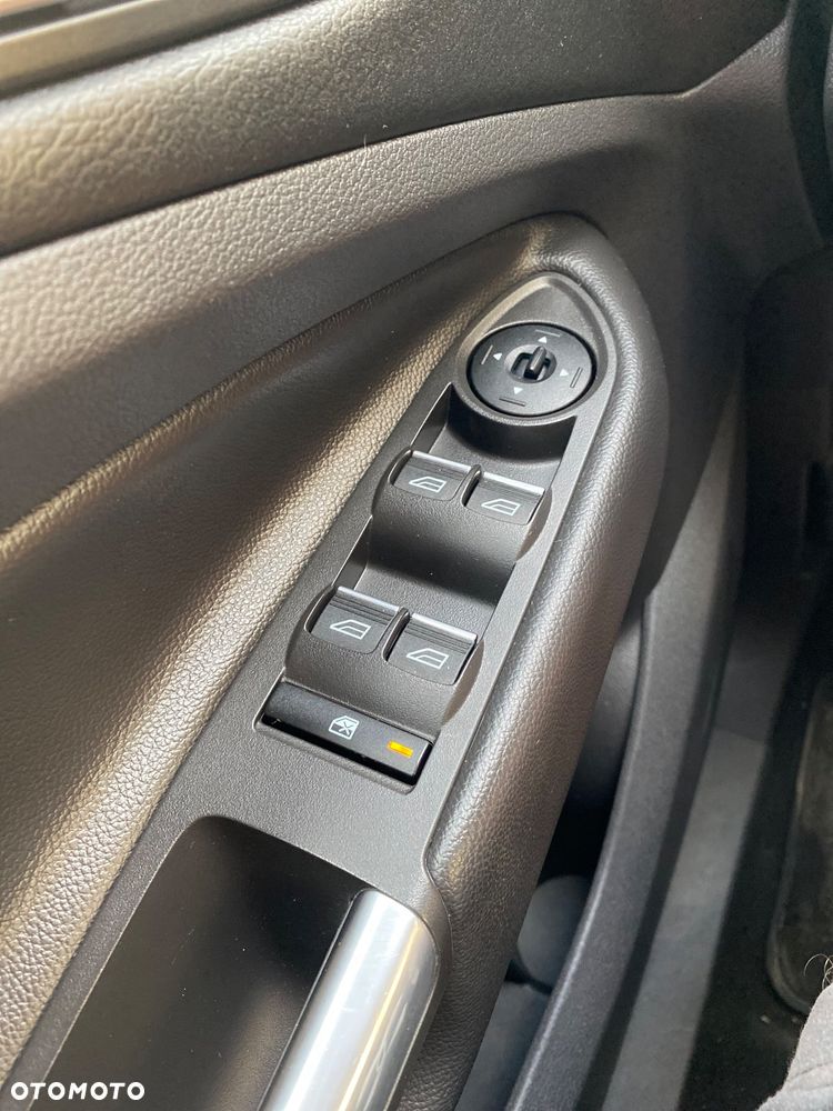 Ford Kuga 1.5 EcoBoost 2x4 Titanium - 26