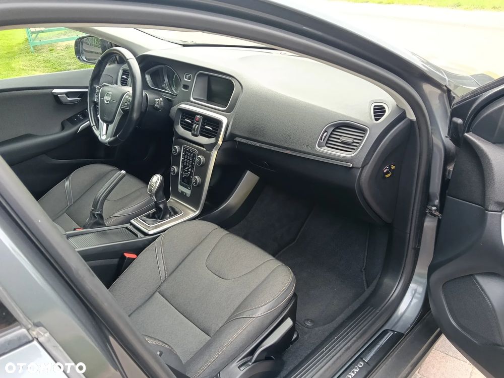 Volvo V40 Cross Country D3 Momentum - 10