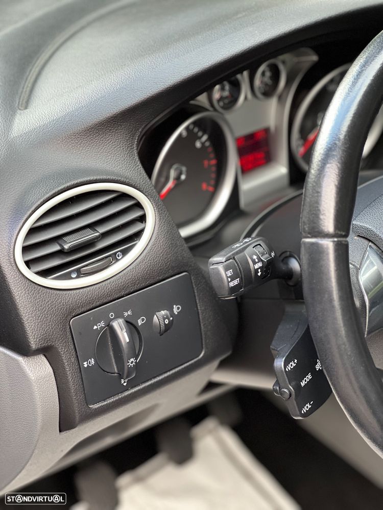 Ford Focus SW 1.4 Zetec - 9