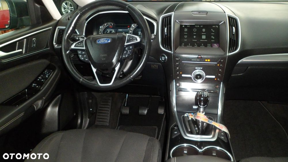 Ford S-Max - 29